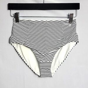 🖤5/$20🖤 NWT... H&M bikini bottom..